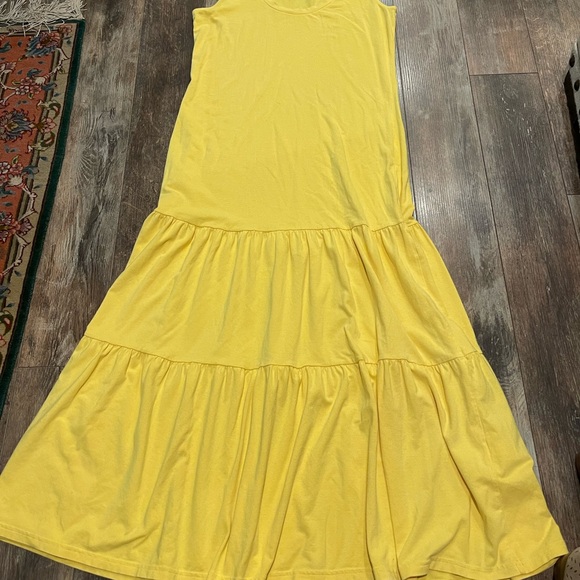 Banana Republic Dresses & Skirts - Banana Republic Yellow Sleeveless Maxi Dress